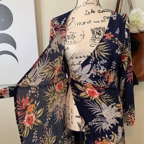 Navy floral wrap maxi dress - Picture 4 of 6